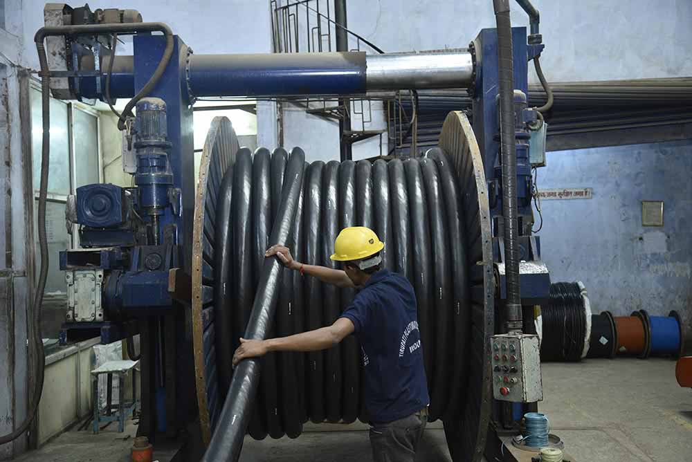 Control cable spools